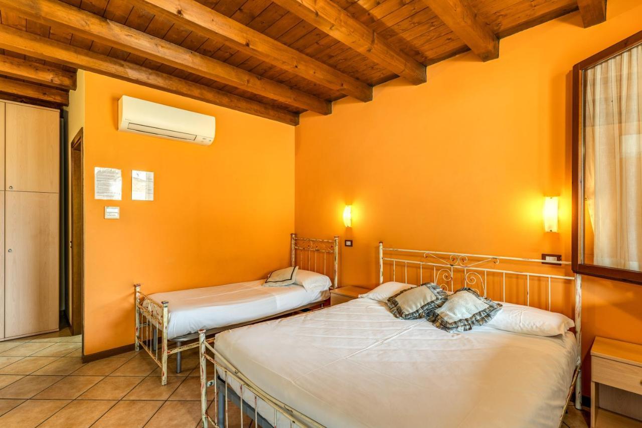 Agriturismo Pozzo Fiorito Кастильоне-делле-Стивьере Экстерьер фото