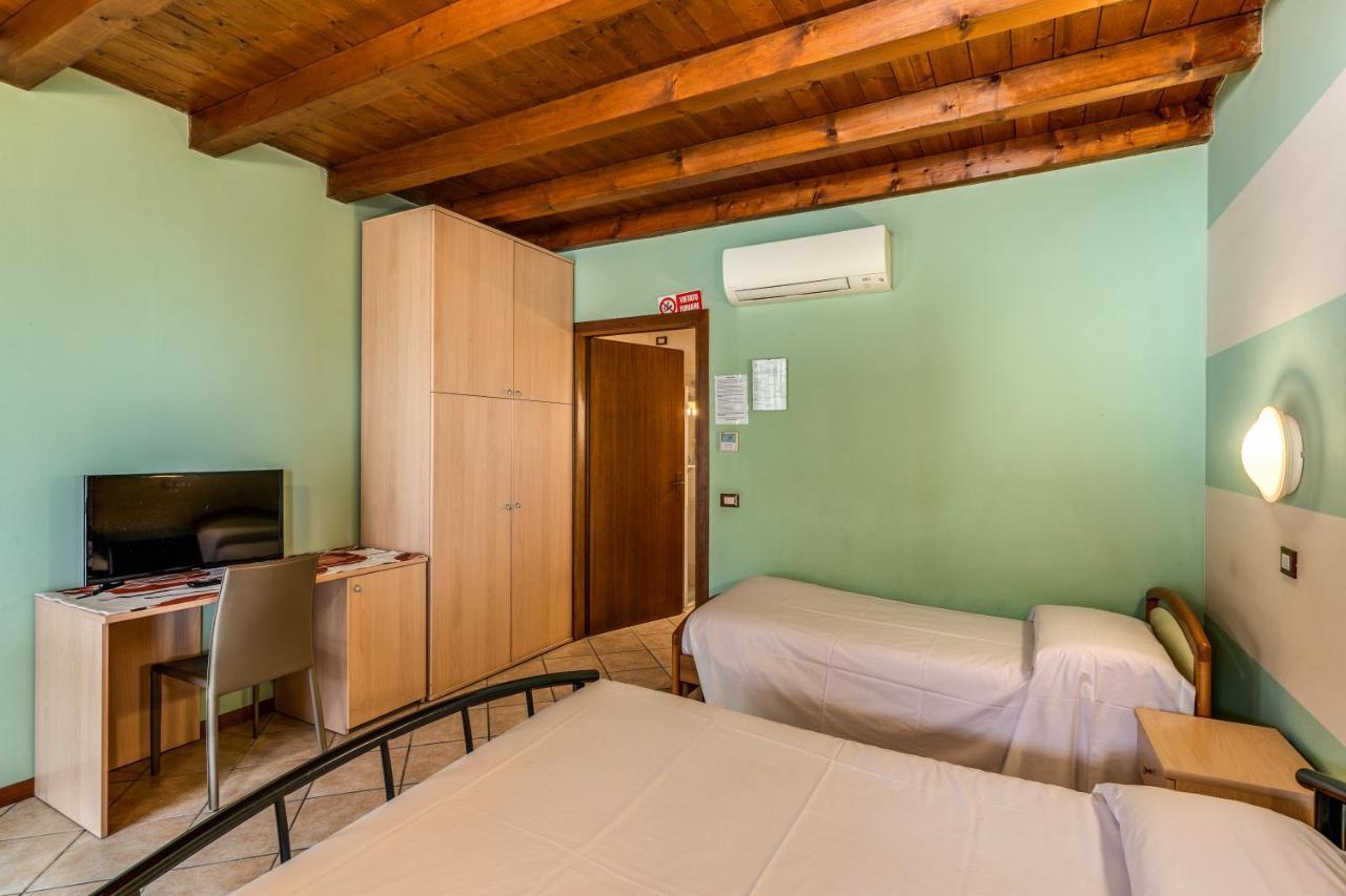 Agriturismo Pozzo Fiorito Кастильоне-делле-Стивьере Экстерьер фото