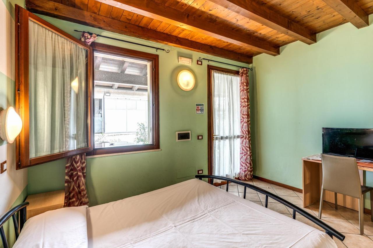 Agriturismo Pozzo Fiorito Кастильоне-делле-Стивьере Экстерьер фото