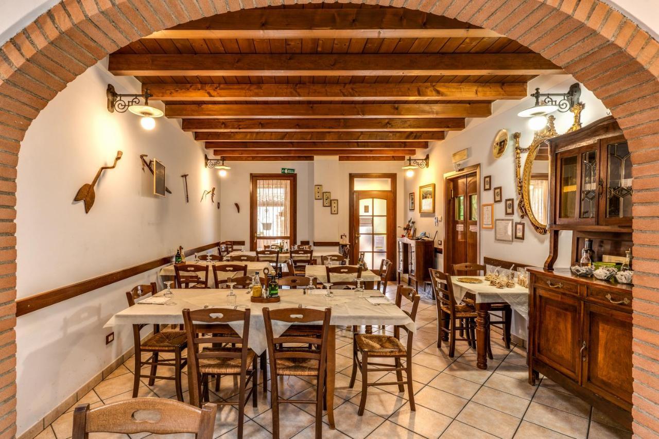 Agriturismo Pozzo Fiorito Кастильоне-делле-Стивьере Экстерьер фото