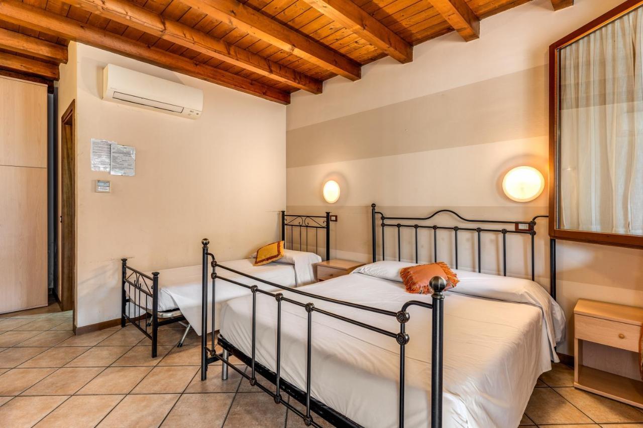 Agriturismo Pozzo Fiorito Кастильоне-делле-Стивьере Экстерьер фото